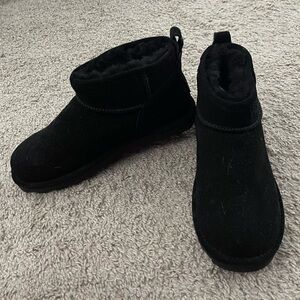BearPaw Black Fleece Booties